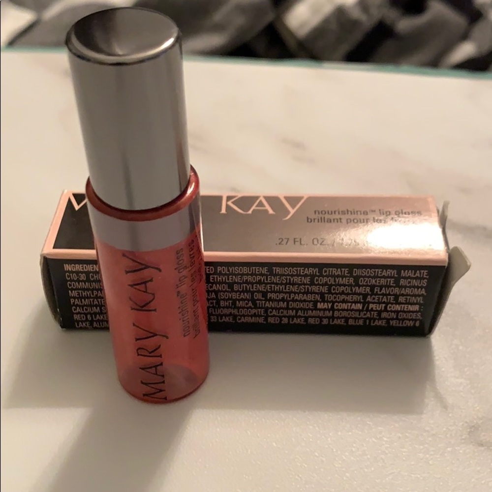 Lip gloss